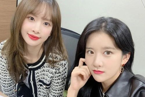 Hai thành viên nhóm Cosmic Girls bị tai nạn xe hơi