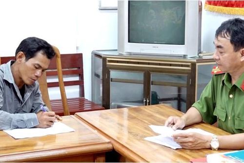 Mâu thuẫn phát sinh gã đàn ông dùng kéo đâm em rể tử vong