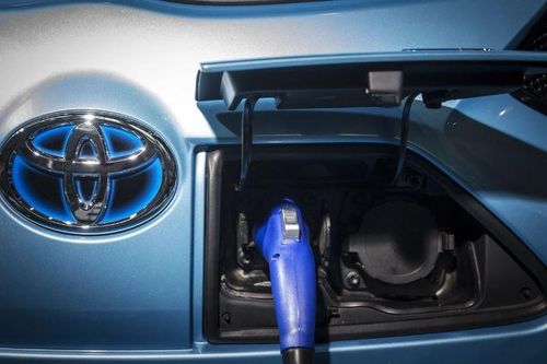 Hãng Toyota đầu tư 730 tỷ yen cho sản xuất pin xe điện