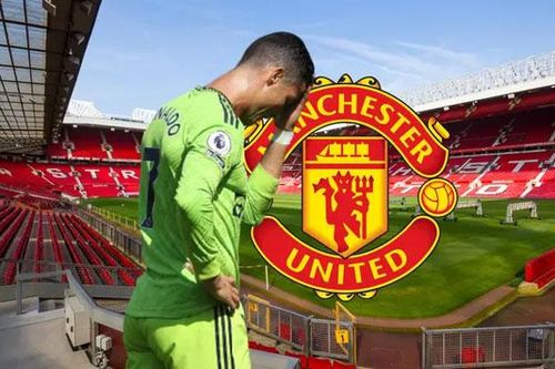 Sau cả mùa Hè hờn dỗi, Ronaldo sẽ phải chấp nhận ở lại Man United