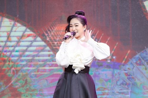 'Cô gái Trung Hoa' Lương Bích Hữu từng là thanh xuân của bao người sở hữu học vấn ra sao?