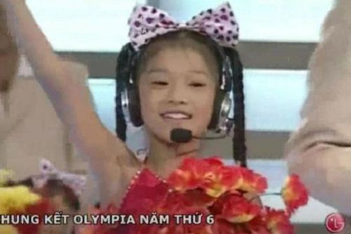 Bé gái xuất hiện vài giây trên sóng Đường lên đỉnh Olympia, giờ là ca sĩ nổi tiếng?