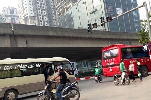 Hà Nội: Tăng cường kiểm tra, xử lý xe dù, bến cóc và xe trá hình tuyến cố định