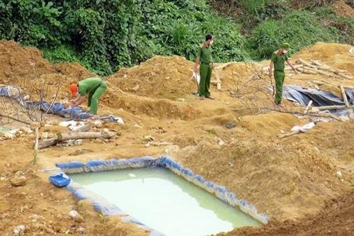 Rót 19,4 tỷ để đóng cửa mỏ vàng Bồng Miêu