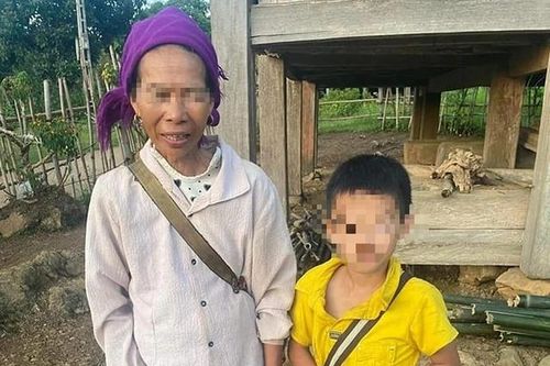 Đi tìm mẹ, bé trai 9 tuổi ở Sơn La bị lạc 20km, người đói lả
