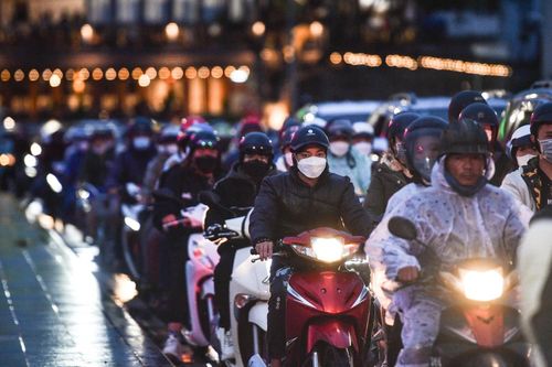Ngày đầu nghỉ lễ, nhiều tuyến đường thành màu đỏ trên Google Maps