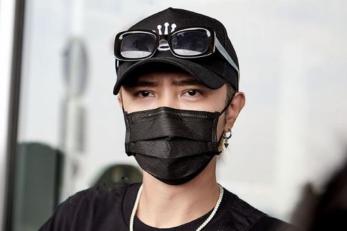 La Chí Tường khóc khi trở lại hoạt động sau bê bối đời tư