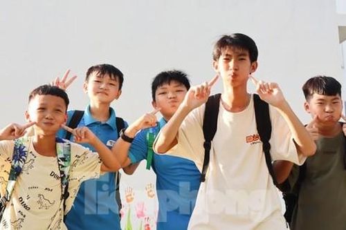 Cuộc sống hơn 200 em nhỏ mồ côi vì COVID-19 ra sao trước thềm năm học mới?