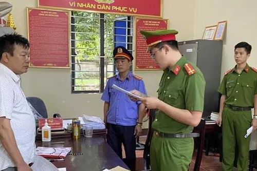 Chủ tịch xã cùng kế toán dùng chứng từ giả rút hơn 600 triệu đồng