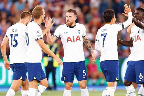 Tottenham hòa may mắn trên sân West Ham
