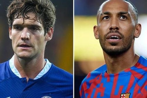 Aubameyang cập bến Chelsea, Marcos Alonso gia nhập Barca