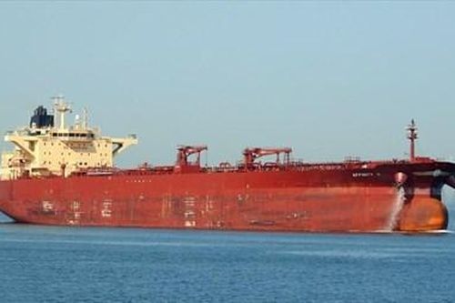 Tàu chở dầu mắc cạn, kênh đào Suez gián đoạn nhiều giờ