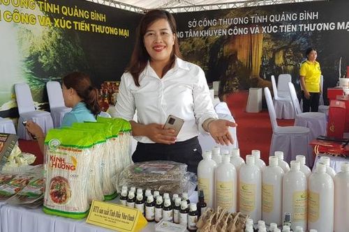 Sản xuất tinh dầu sả, tinh dầu tràm đạt doanh thu hơn 1 tỷ đồng mỗi năm