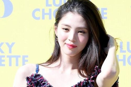 Han So Hee xuất hiện sau tai nạn phim trường