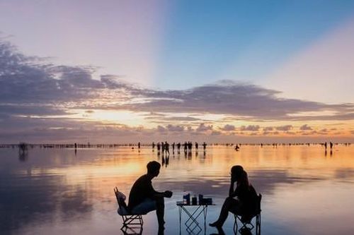 Giới trẻ đổ xô đi đón bình minh trên biển Thái Bình
