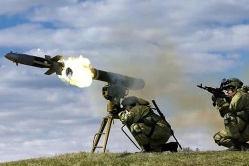 Nga dội tên lửa Kornet vào căn cứ điểm của Ukraine