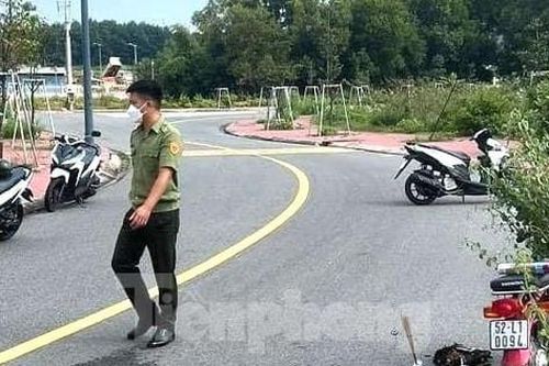 Phát hiện thi thể bé sơ sinh bị thiêu trong bụi cỏ