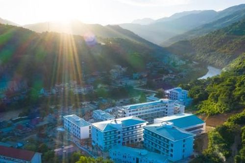 Trên 1.500 học sinh trường THPT Kỳ Sơn hân hoan trước ngày khai trường đặc biệt