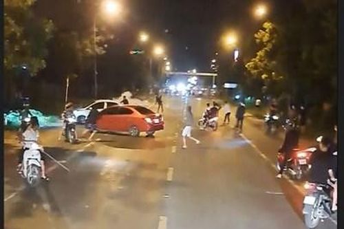 Điều tra vụ hai nhóm thanh niên 'hỗn chiến' gây náo loạn đường phố