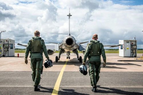 Thụy Điển 'khủng hoảng' phi công lái máy chiến đấu khi gia nhập NATO