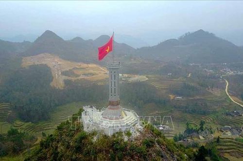 77 năm Quốc khánh: Thiêng liêng Cột cờ Lũng Cú trên đỉnh núi Rồng