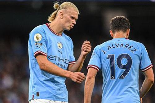 Cứ đá thế này Alvarez có thể đẩy Haaland lên ghế dự bị