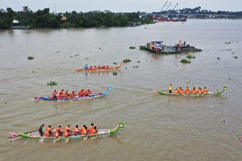 Bình Dương: Sôi động giải Đua thuyền truyền thống tại TP. Thủ Dầu Một
