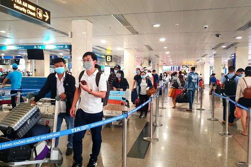 Sân bay Tân Sơn Nhất đón hơn 68.000 khách trong ngày 2/9