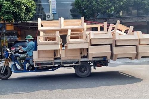 Xe ba gác 'làm xiếc' ở làng nghề Thạch Thất