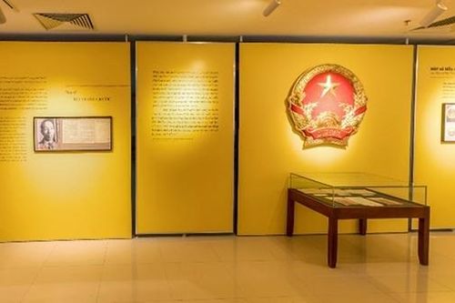 Triển lãm trực tuyến 'Quốc kỳ, Quốc ca, Quốc huy: Biểu tượng tự hào dân tộc Việt Nam'