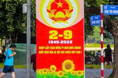 Đường phố Hà Nội vắng vẻ ngày Quốc khánh