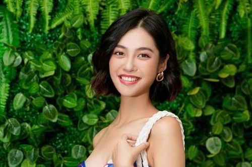 Không chỉ Hoa hậu Nông Thúy Hằng, nhiều người đẹp cũng gặp rắc rối về trang phục khi đi từ thiện