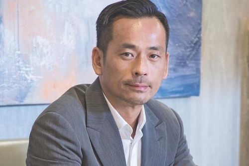 Tỷ phú Châu Trác Hoa bị xét xử
