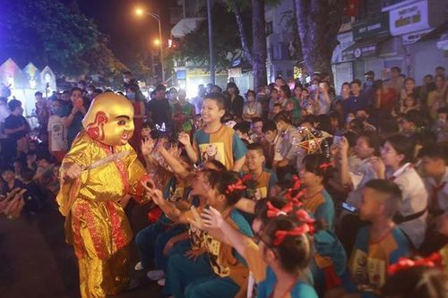 Các khu vui chơi tại Hà Nội đông khách trong kỳ nghỉ lễ