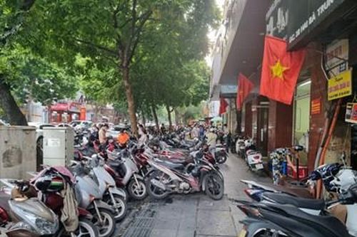 Hà Nội quyết tâm xử lý tình trạng trông xe trái phép trong phố cổ