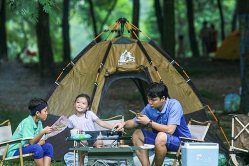Dựng lều, cắm trại, ăn uống ngoài trời dịp lễ Quốc khánh 2/9