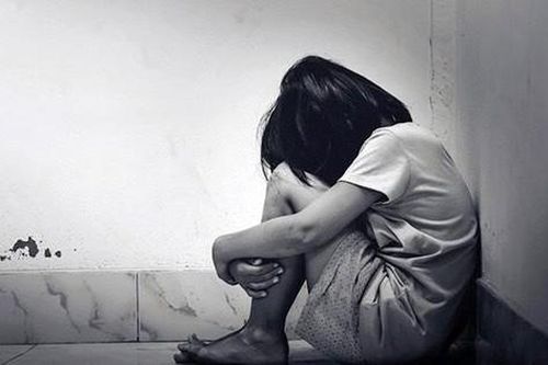 Công an vào cuộc vụ bé gái 14 tuổi nghi bị hiếp dâm ngoài bờ đê