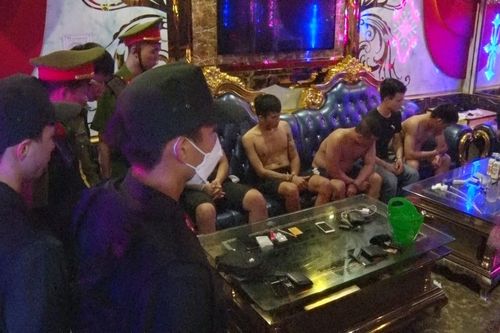 Gần 200 Công an đột kích 'động lắc' đêm 2/9, tạm giữ 42 đối tượng
