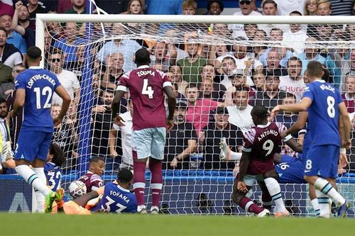 Chelsea thắng hú hồn nhờ tài thay người của Tuchel