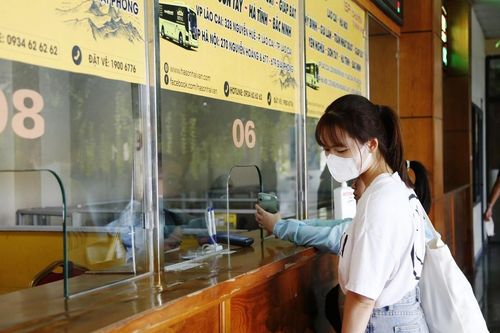 Du khách khó mua vé xe khách chiều Lào Cai về Hà Nội cuối kỳ nghỉ lễ