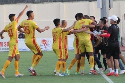 Thanh Hóa nhận thưởng lớn, HLV Sông Lam Nghệ An thất vọng với các học trò