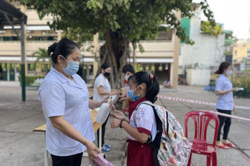 Bảo vệ trẻ trước những bệnh truyền nhiễm khi đến trường