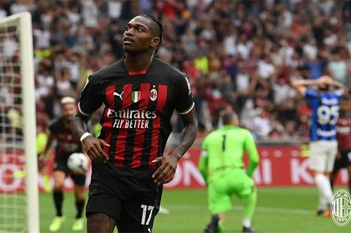 Leao rực sáng, nhà vua AC Milan thắng nghẹt thở derby Milano