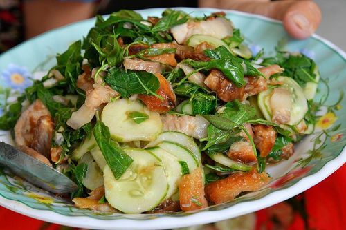 Gỏi sầu đâu trứ danh xứ lụa Tân Châu