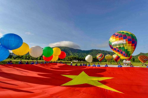 Hoành tráng, hấp dẫn Lễ hội khinh khí cầu huyện Tri Tôn năm 2022
