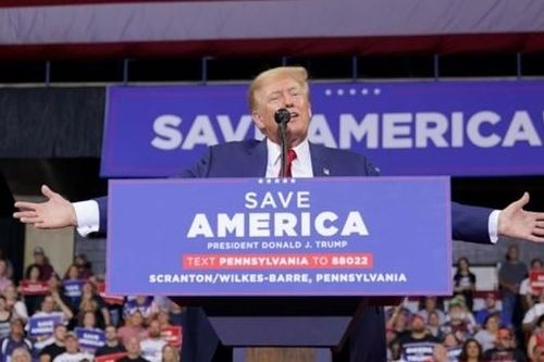 Ông Trump nói gì trong lần đầu 'tái xuất' sau vụ FBI đột kích?