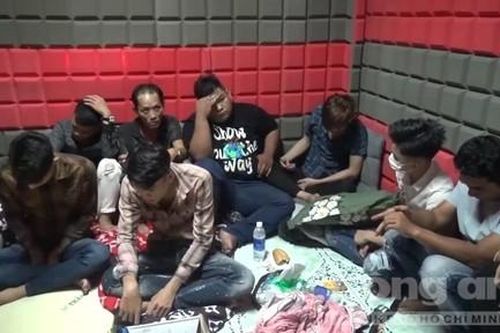 Hơn 20 nam nữ dương tính ma túy tại phòng 'bay lắc' ngụy trang trong nhà trọ