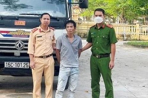 Lấy trộm xe tải chở đầy hàng mang đi bán