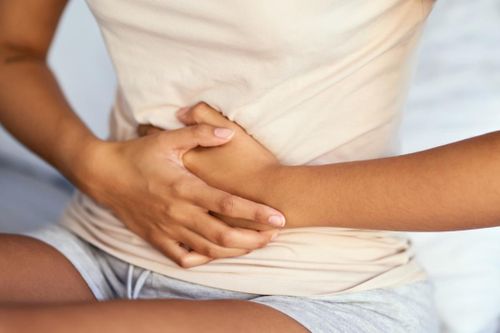 Đau bụng quằn quại, người phụ nữ bất ngờ phát hiện khối u 10 cm