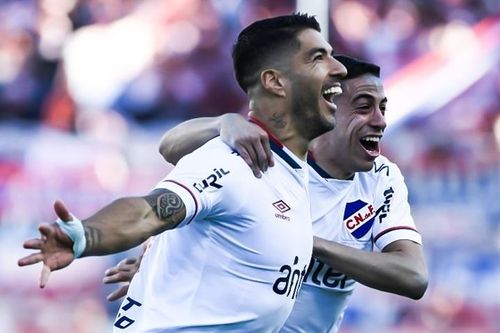 Suarez lập siêu phẩm demi-volley ở đội bóng mới